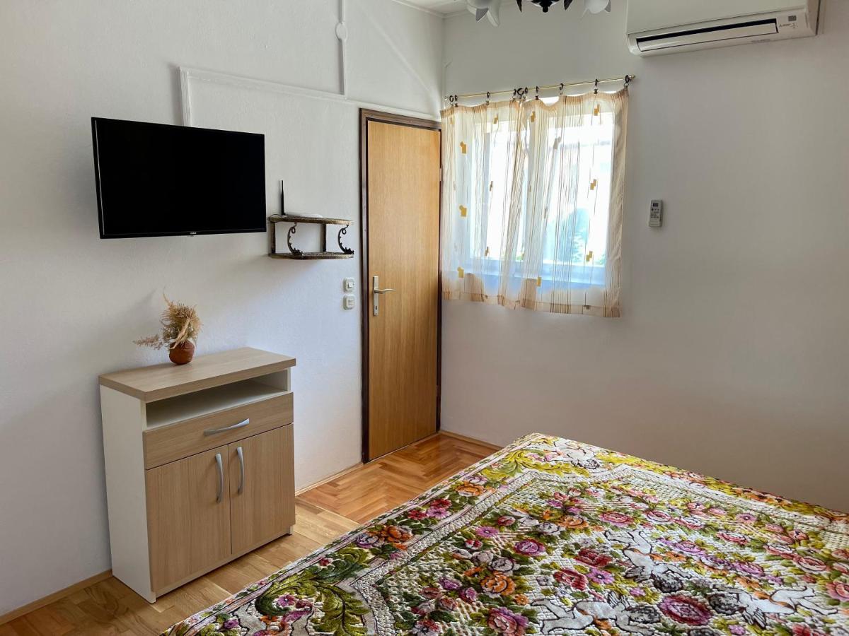 Rooms & Apartments Tepsa - Centre ฮวาร์ ภายนอก รูปภาพ