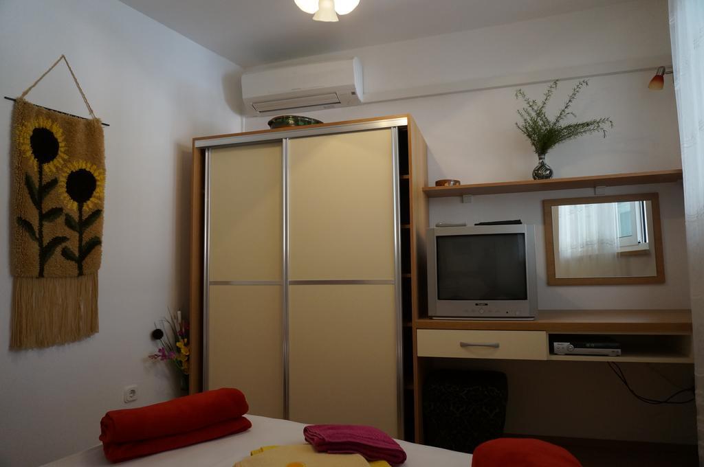 Rooms & Apartments Tepsa - Centre ฮวาร์ ภายนอก รูปภาพ