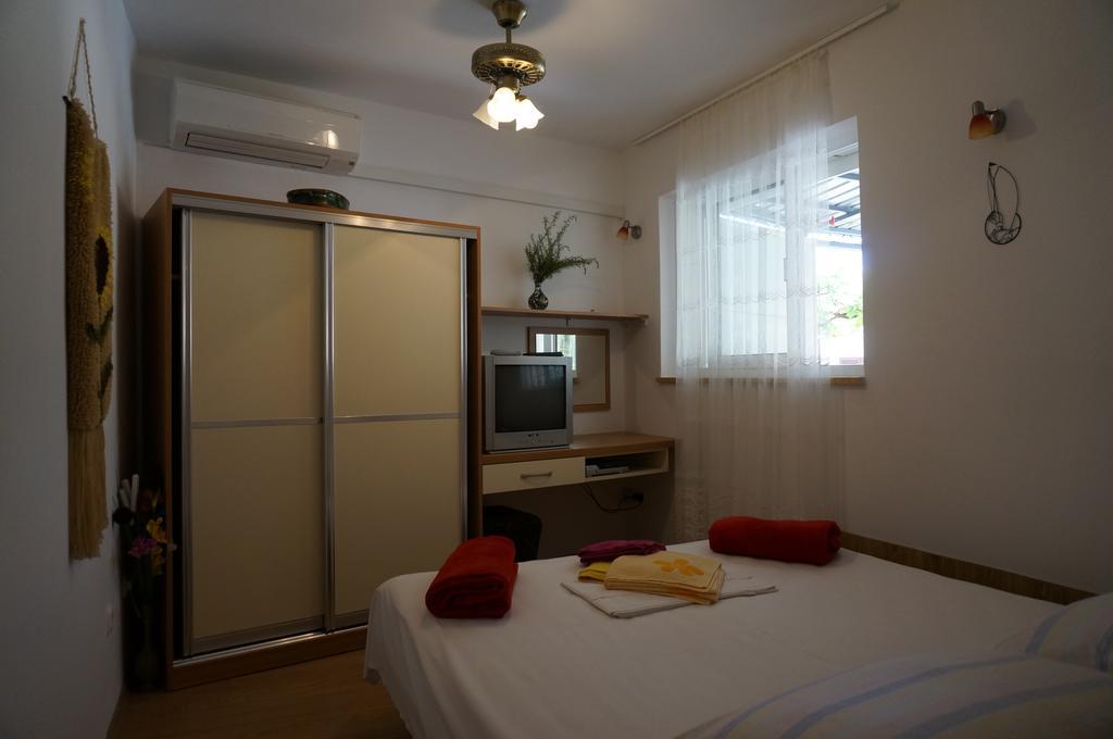 Rooms & Apartments Tepsa - Centre ฮวาร์ ภายนอก รูปภาพ